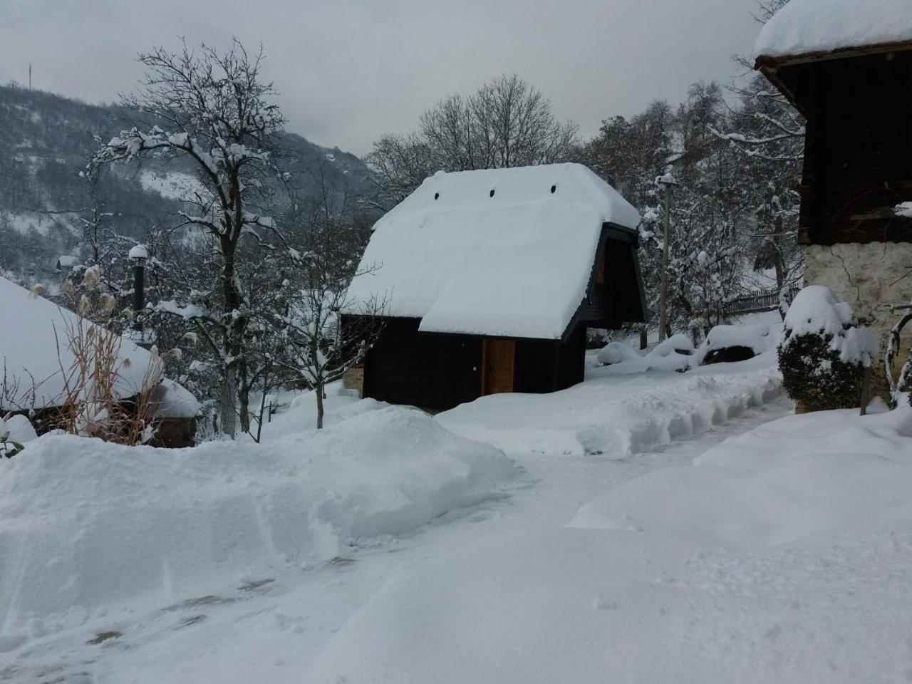 موكرا غورا Vacation Home Nana المظهر الخارجي الصورة